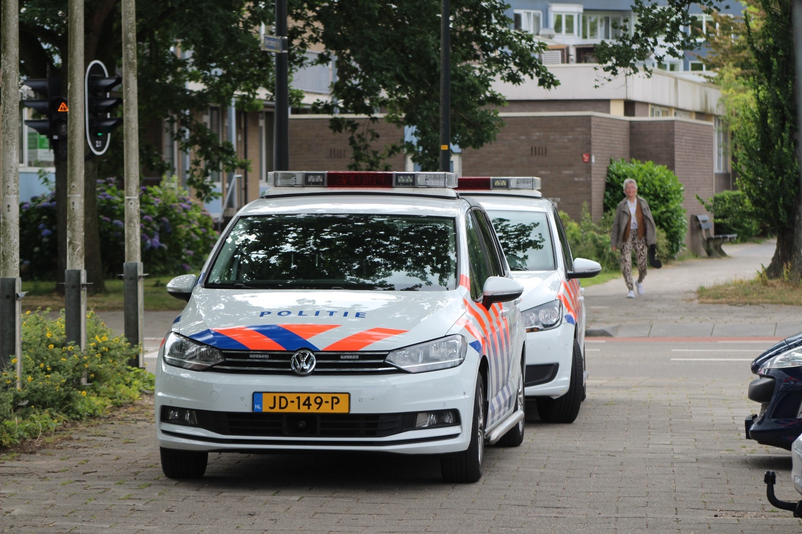 Politie houdt vijf personen aan na invallen