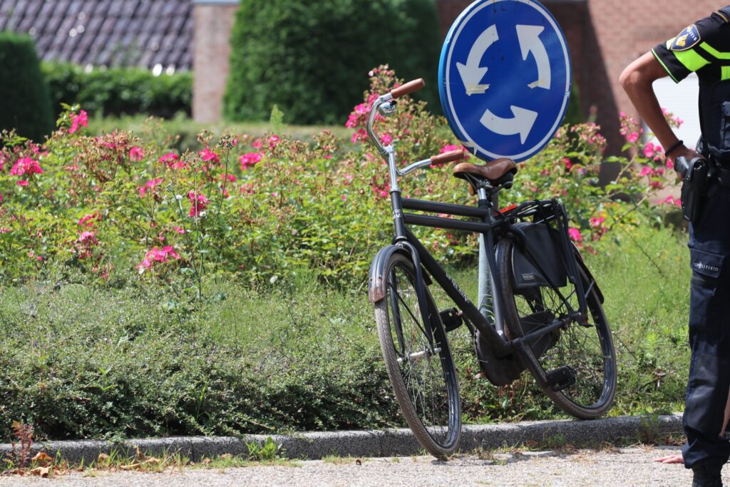 Fietser Lichtgewond Bij Aanrijding Op Rotonde In Apeldoorn - Stedendriehoek