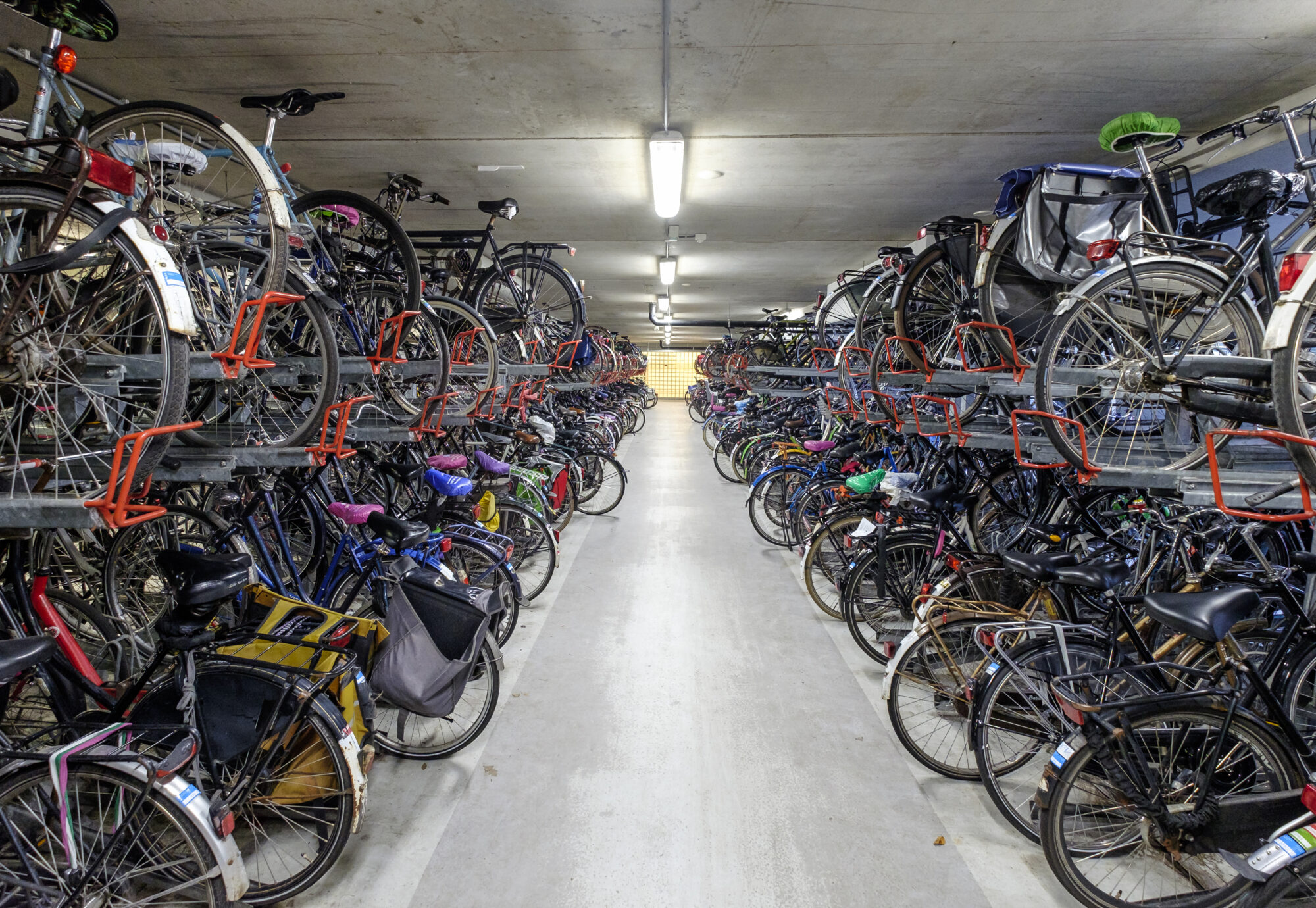 Fietsenstallingen in binnenstad Apeldoorn langer open