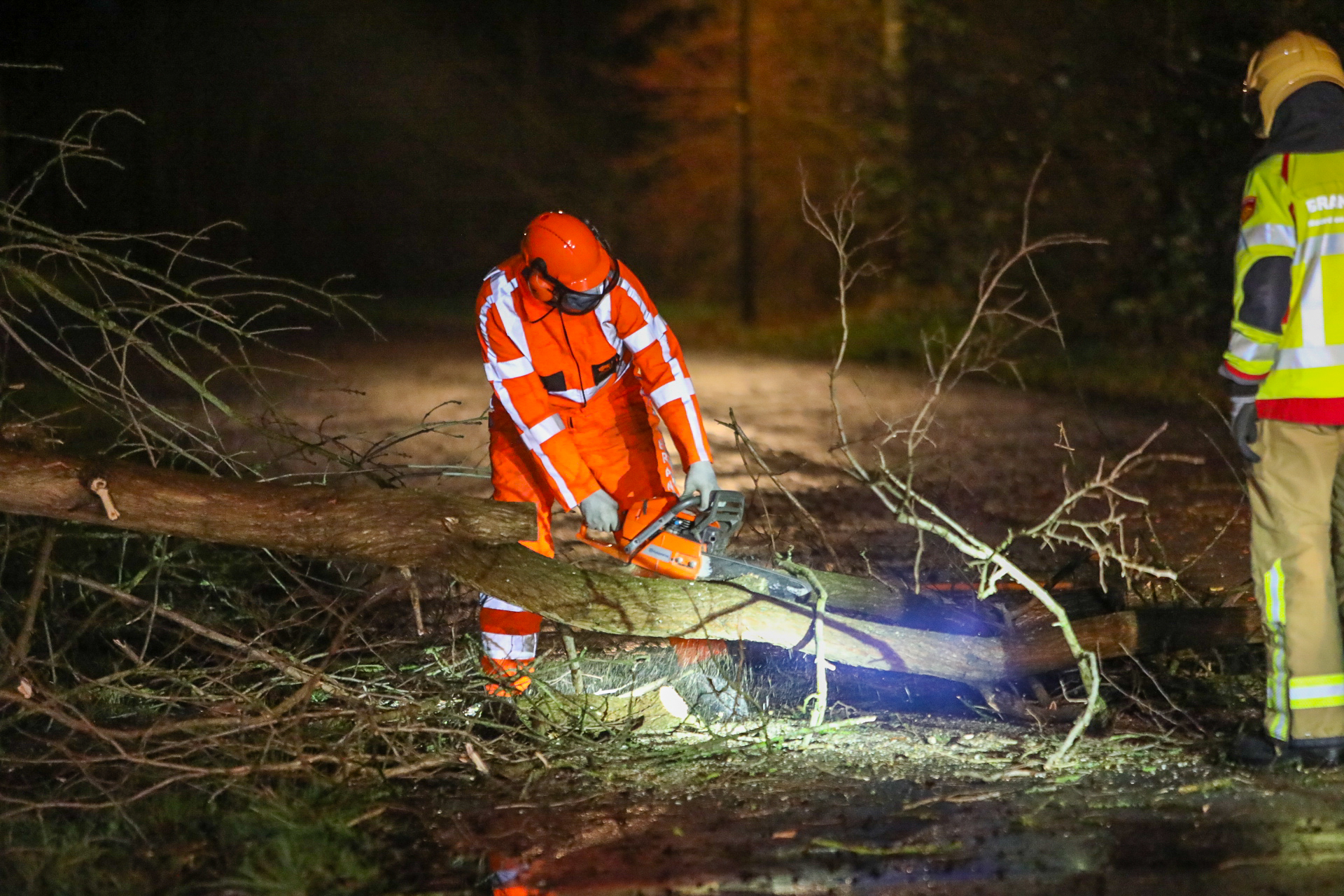 Storm Christoph raast over Apeldoorn; brandweer rukt 17 keer uit