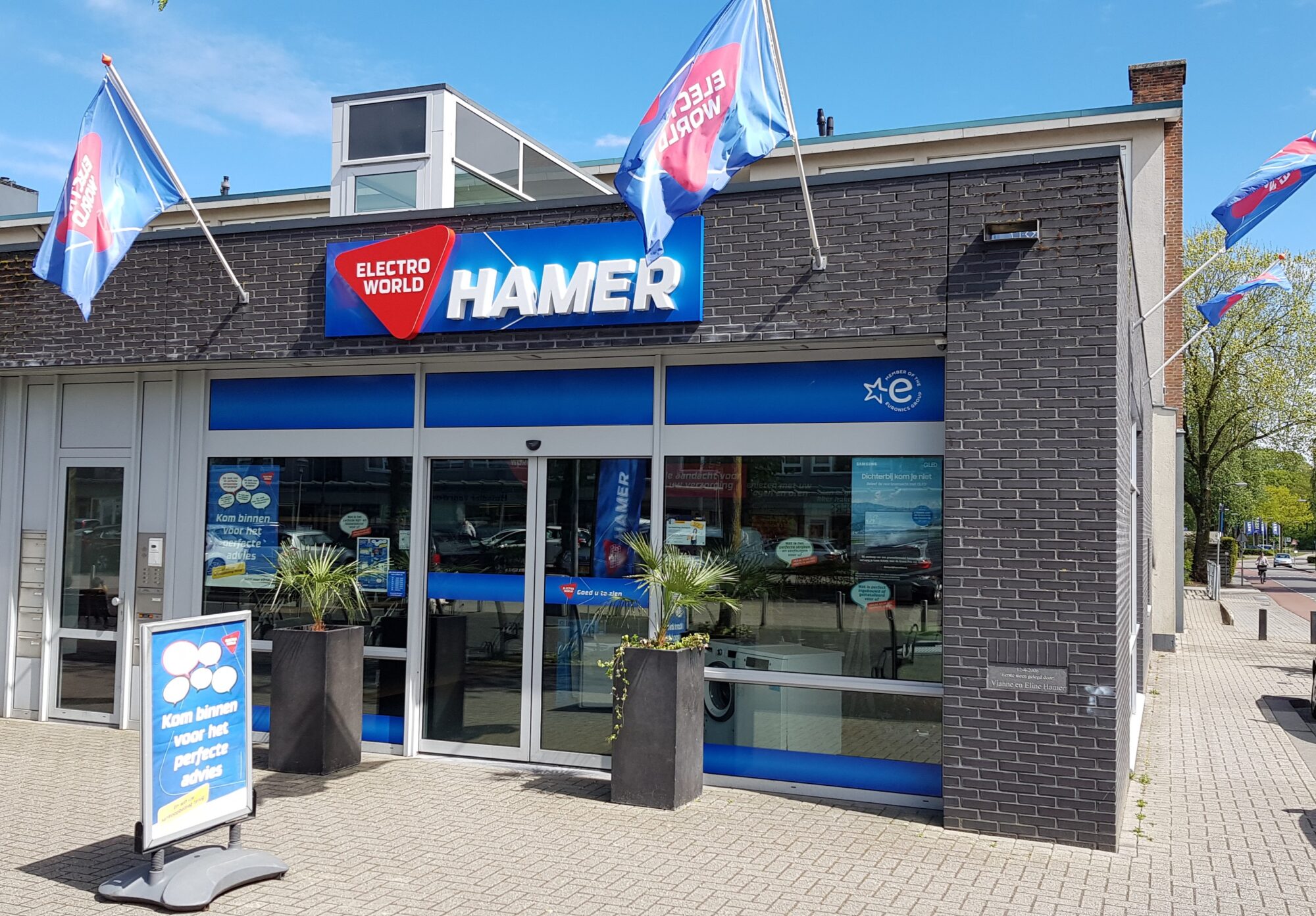 Electro World Hamer groeit, verbouwt en sluit één vestiging