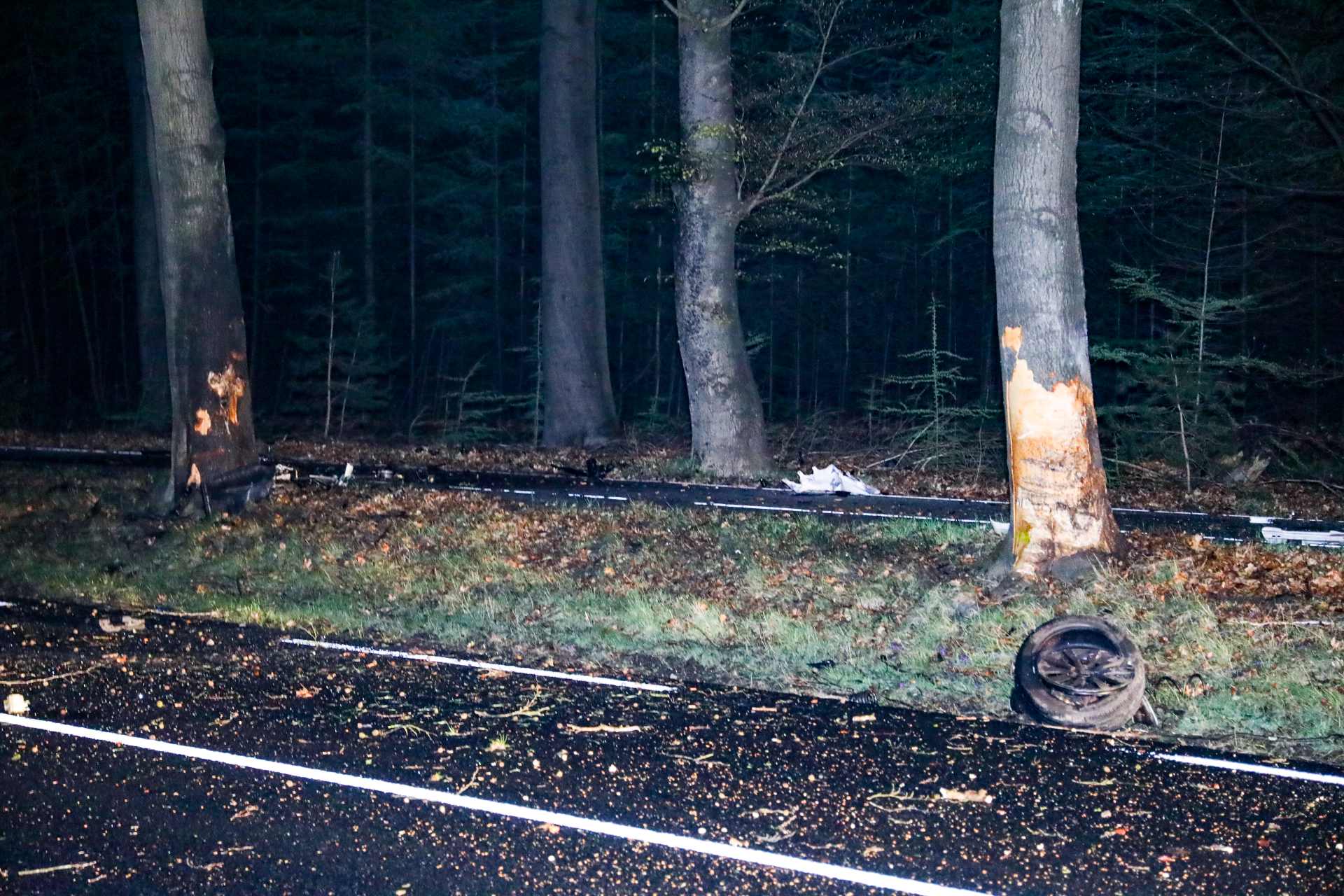 Zware crash op de Otterloseweg tussen Ugchelen en Hoenderloo