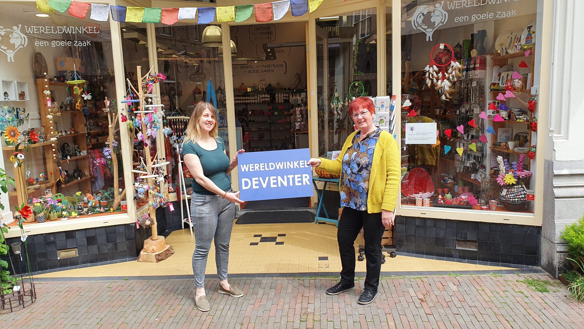 Wereldwinkel doneert aan Stichting FAFA