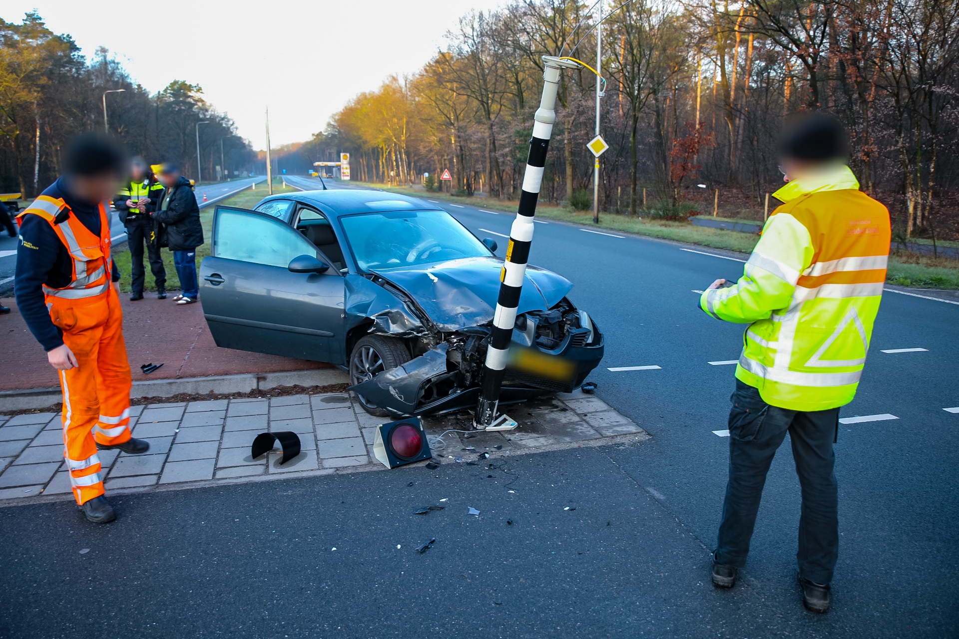 Flinke ravage en gewonden bij ongeluk in Apeldoorn