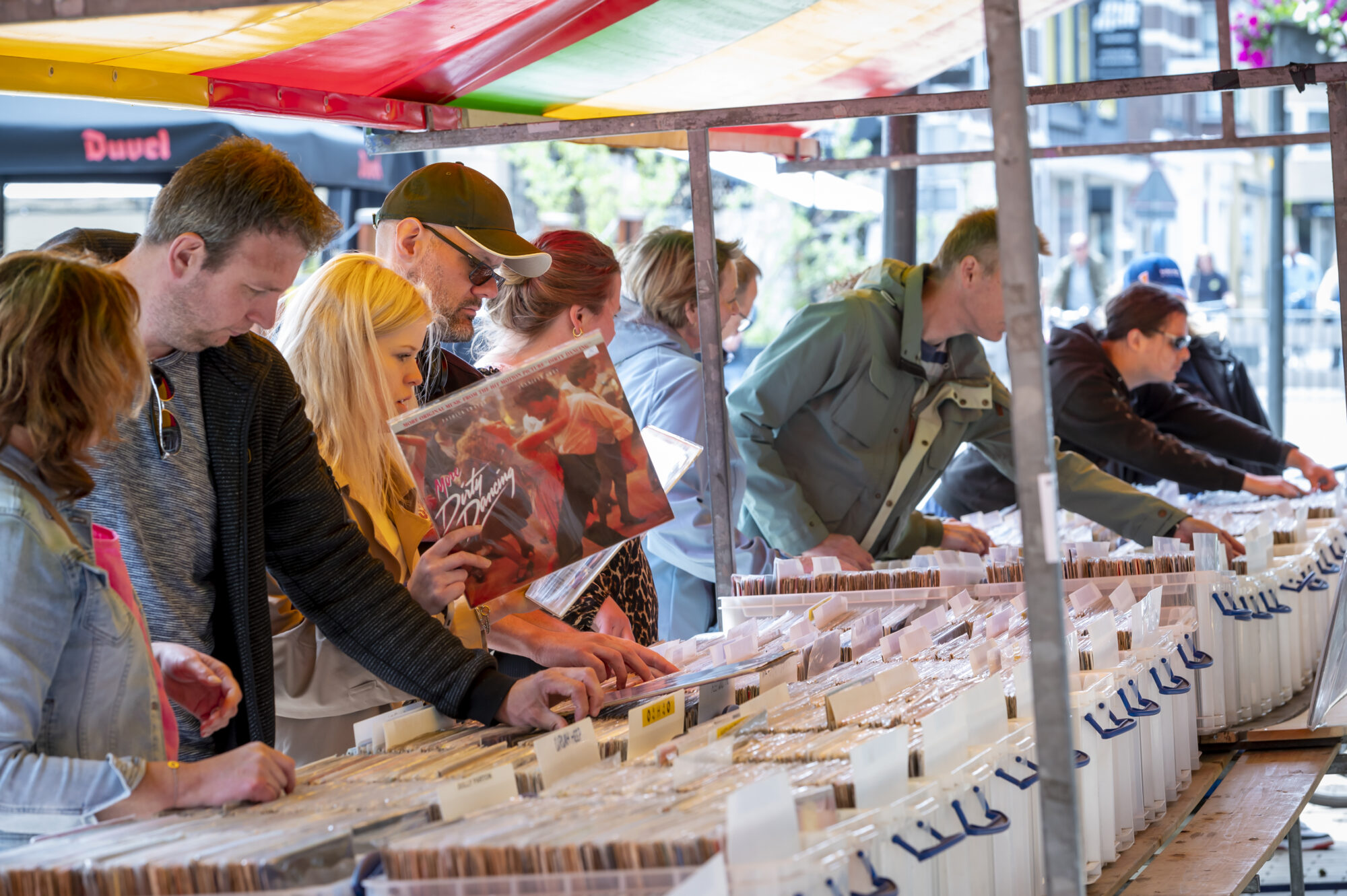 Uittips voor in Apeldoorn: De Langste Platenmarkt