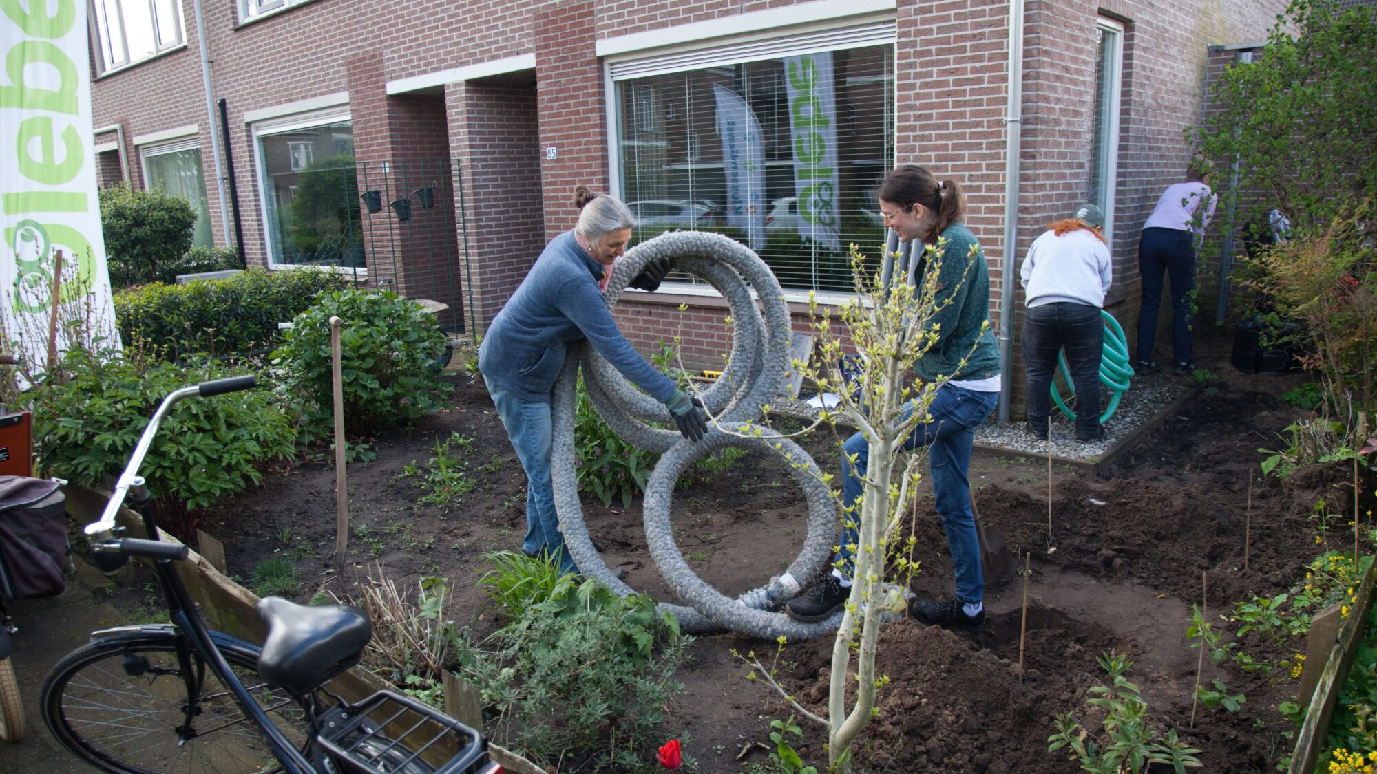 Ulebelt helpt: voorbeeldtuin is klimaatbestendig gemaakt