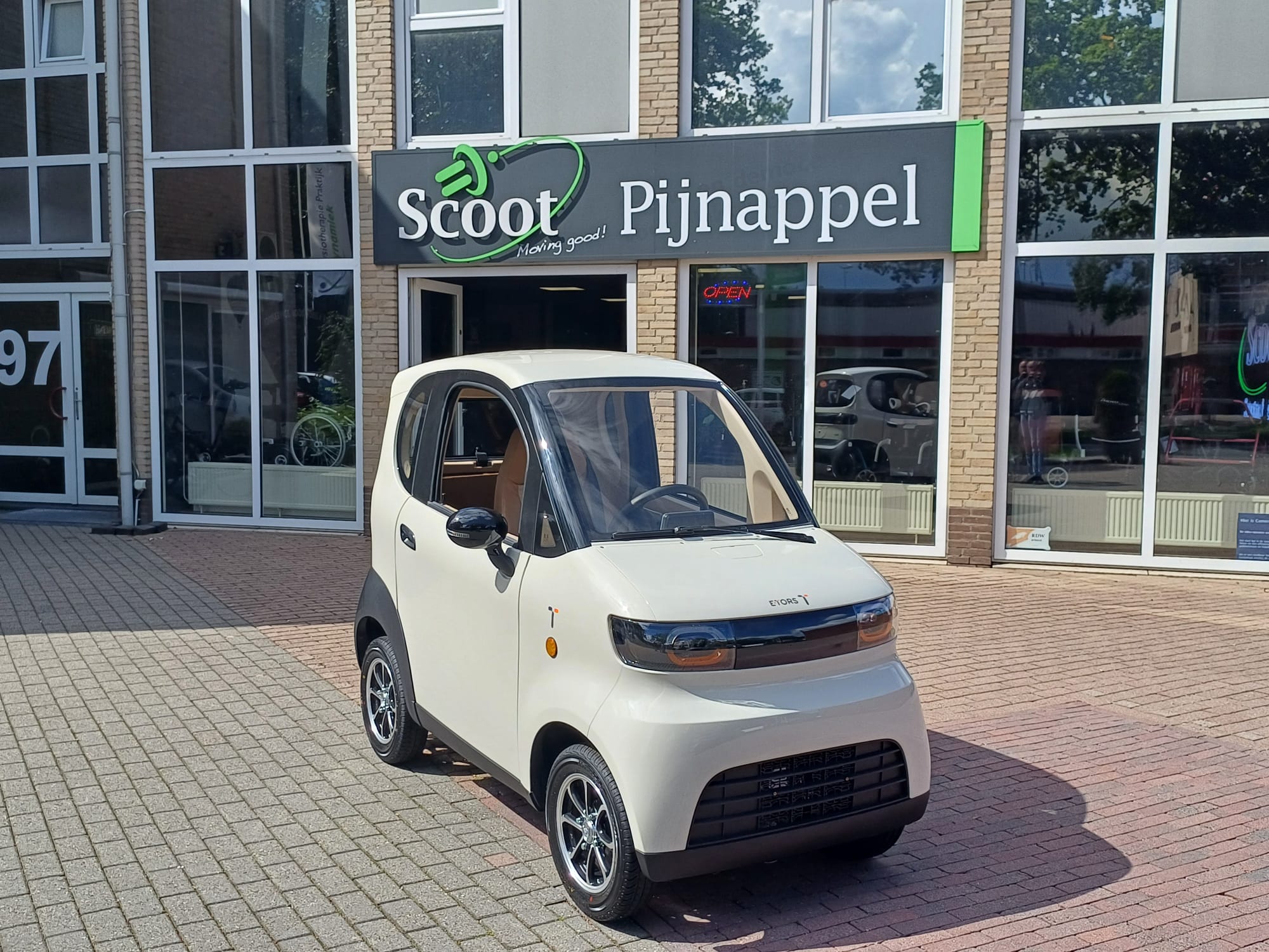 Nu ook elektrische stadsauto bij Pijnappel Scoot