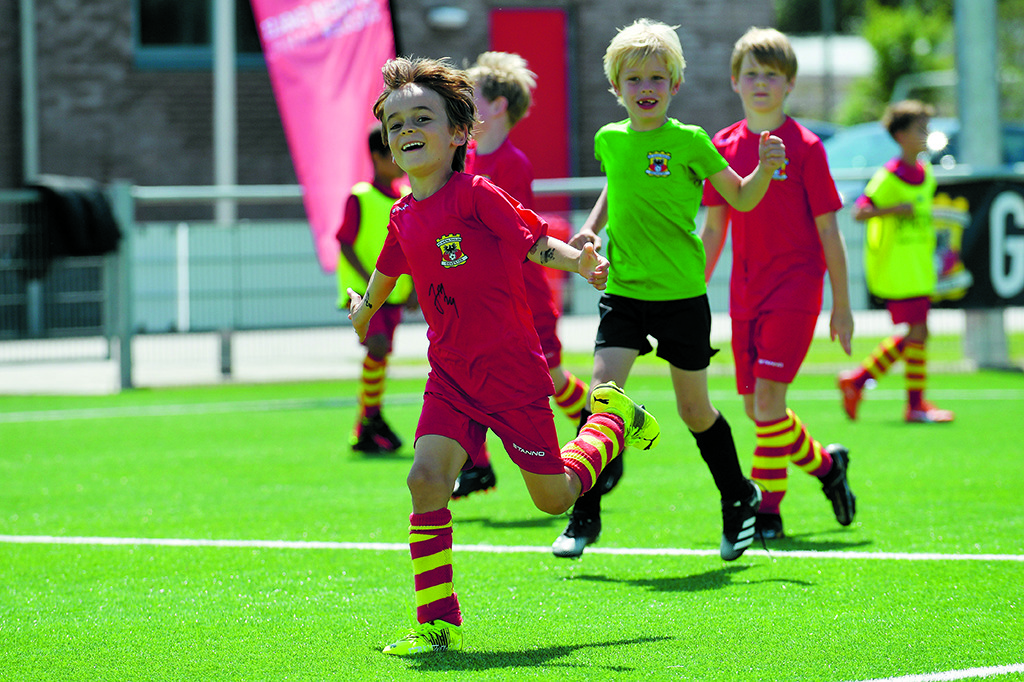 Voetballen bij Go Ahead Eagles in de zomervakantie