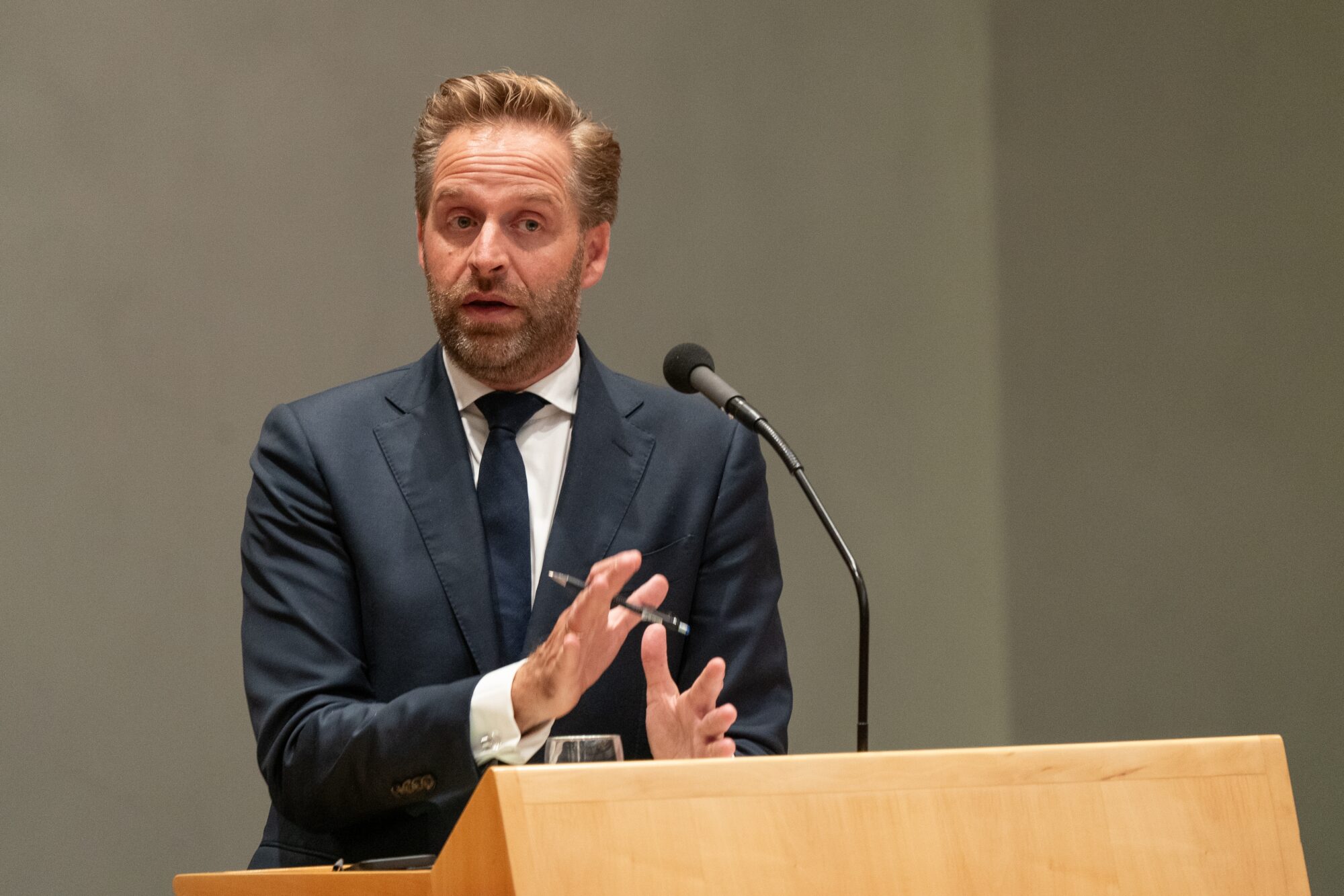 Minister De Jonge wil aansluiting van de brancheverenigingen van uitzenders bij de Code Verantwoordelijk Marktgedrag   