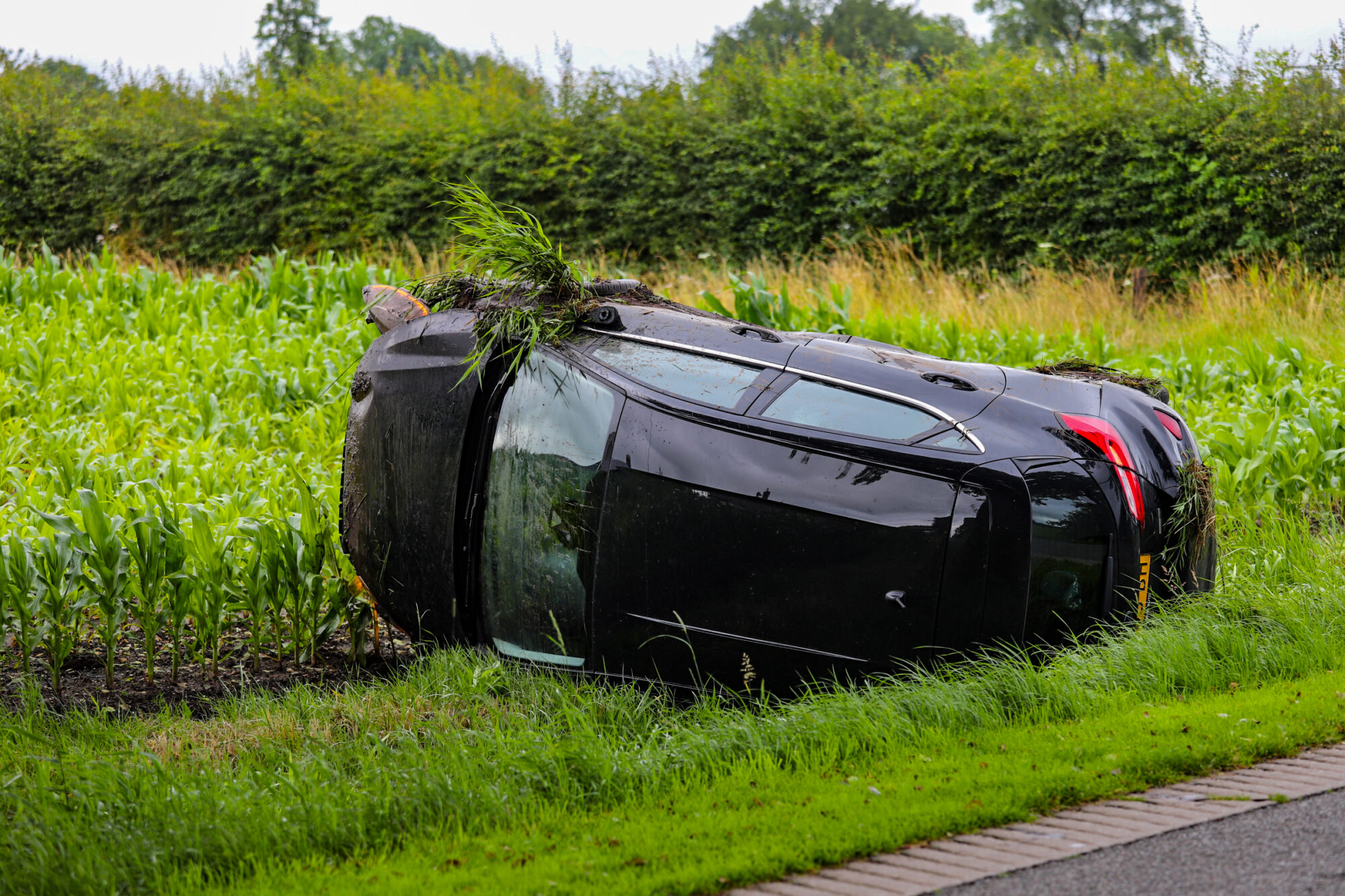 Eenzijdig ongeluk in Oene; bestuurder gewond