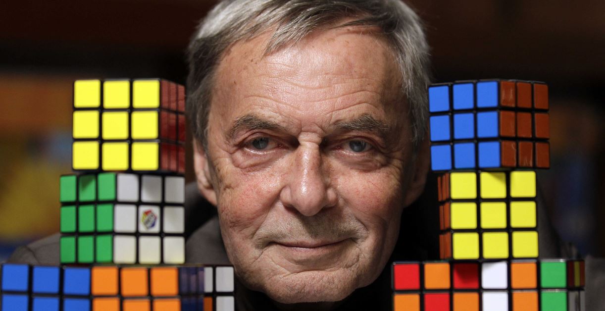 Eerbetoon aan Rubiks Kubus op Internationale Puzzeldag