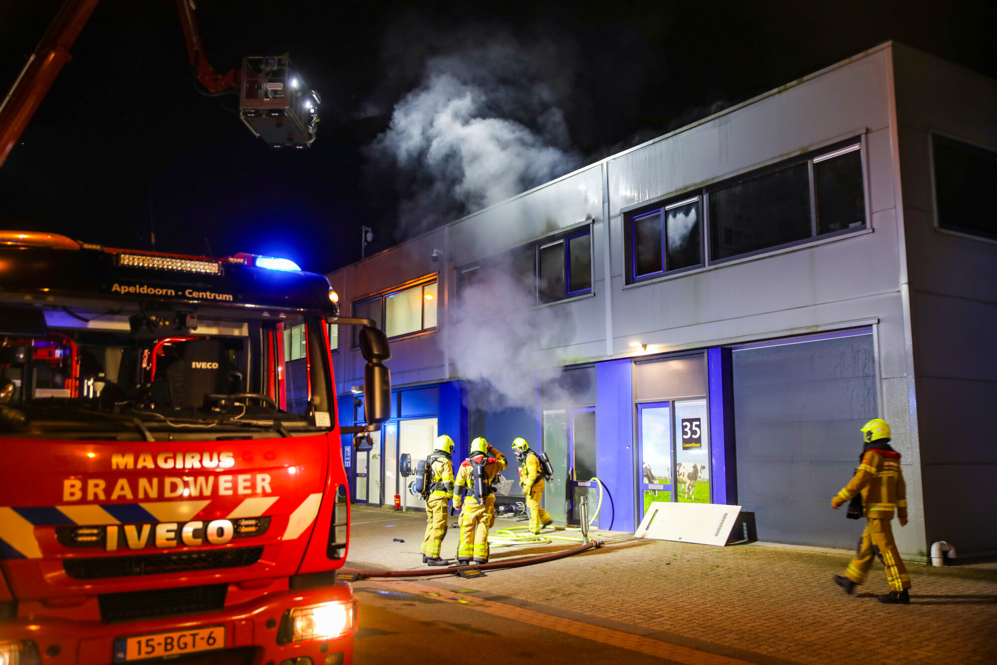 Grote brand in bedrijfspand Apeldoorn