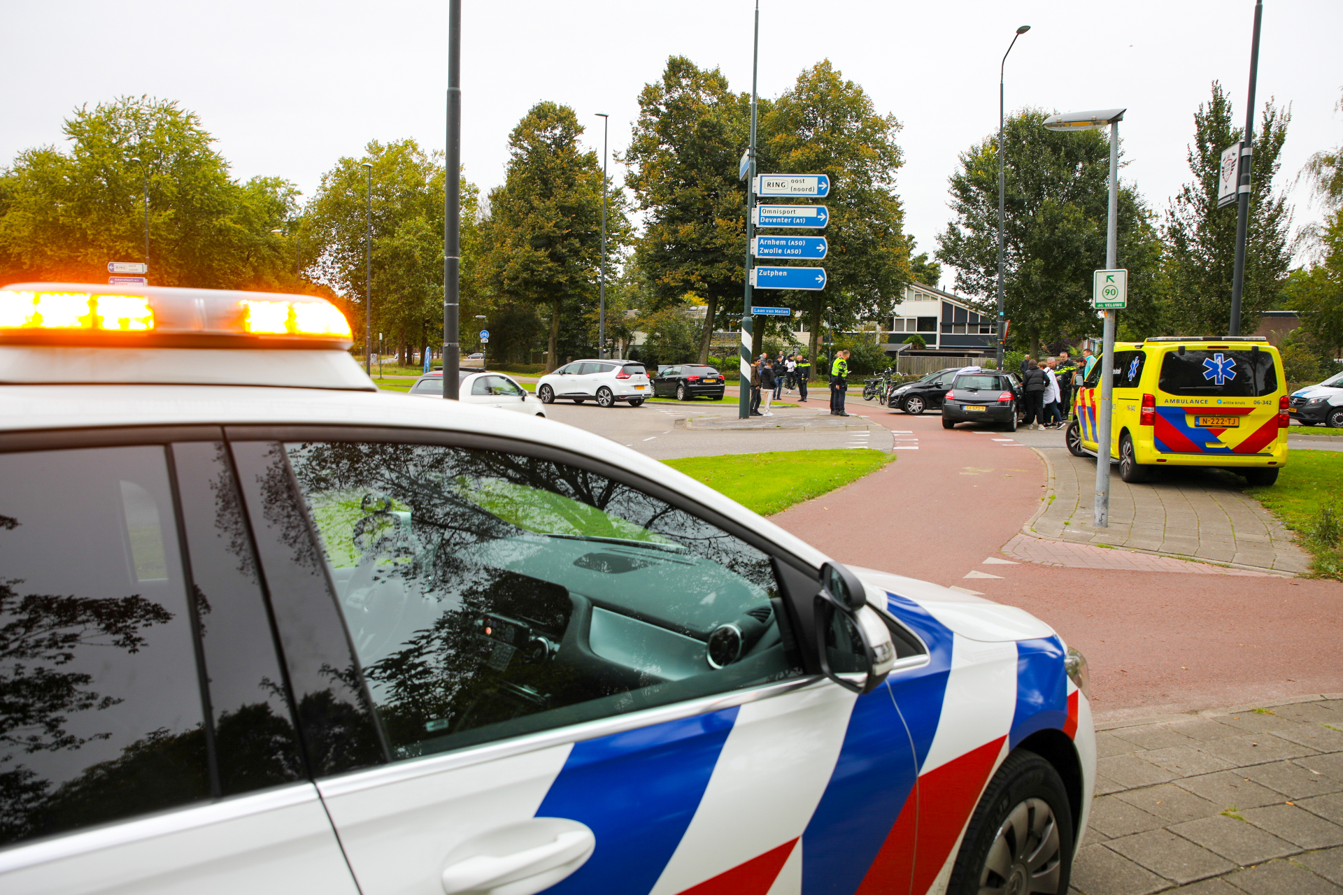 Fietsster gewond na botsing op Laan van Maten in Apeldoorn