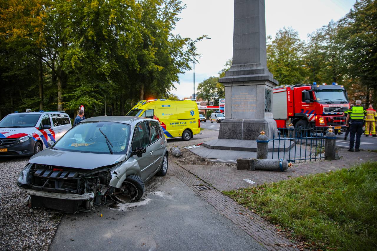 Automobilist (78) gewond na botsing bij de Naald