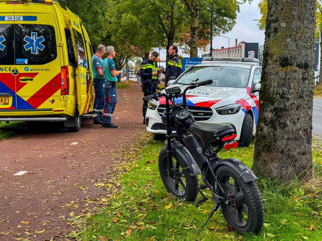 Fatbiker aangereden door automobilist; automobilist rijdt door