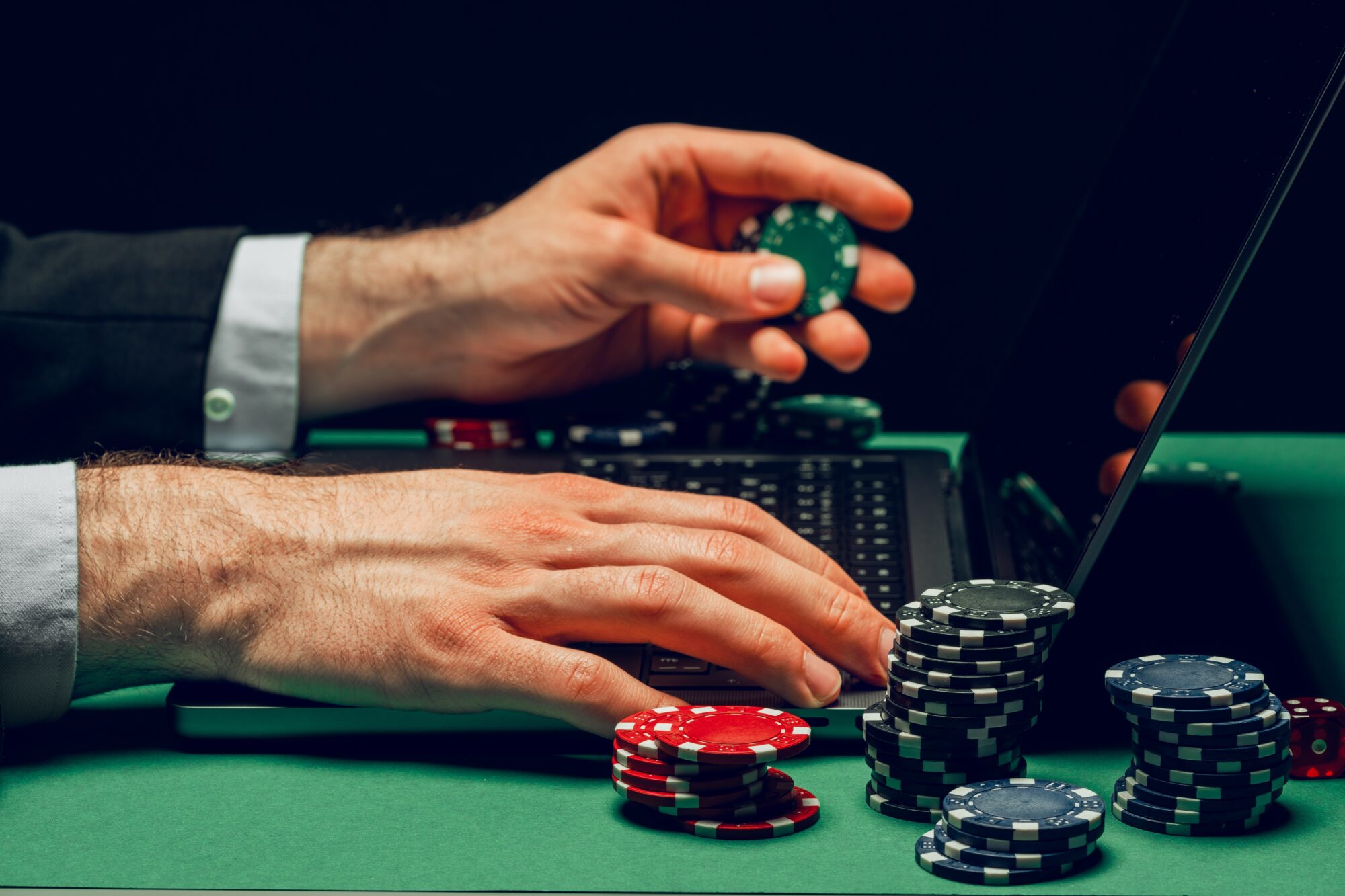 Pokerkoorts in de Stedendriehoek: Lokaal Nieuws en Spelstrategieë