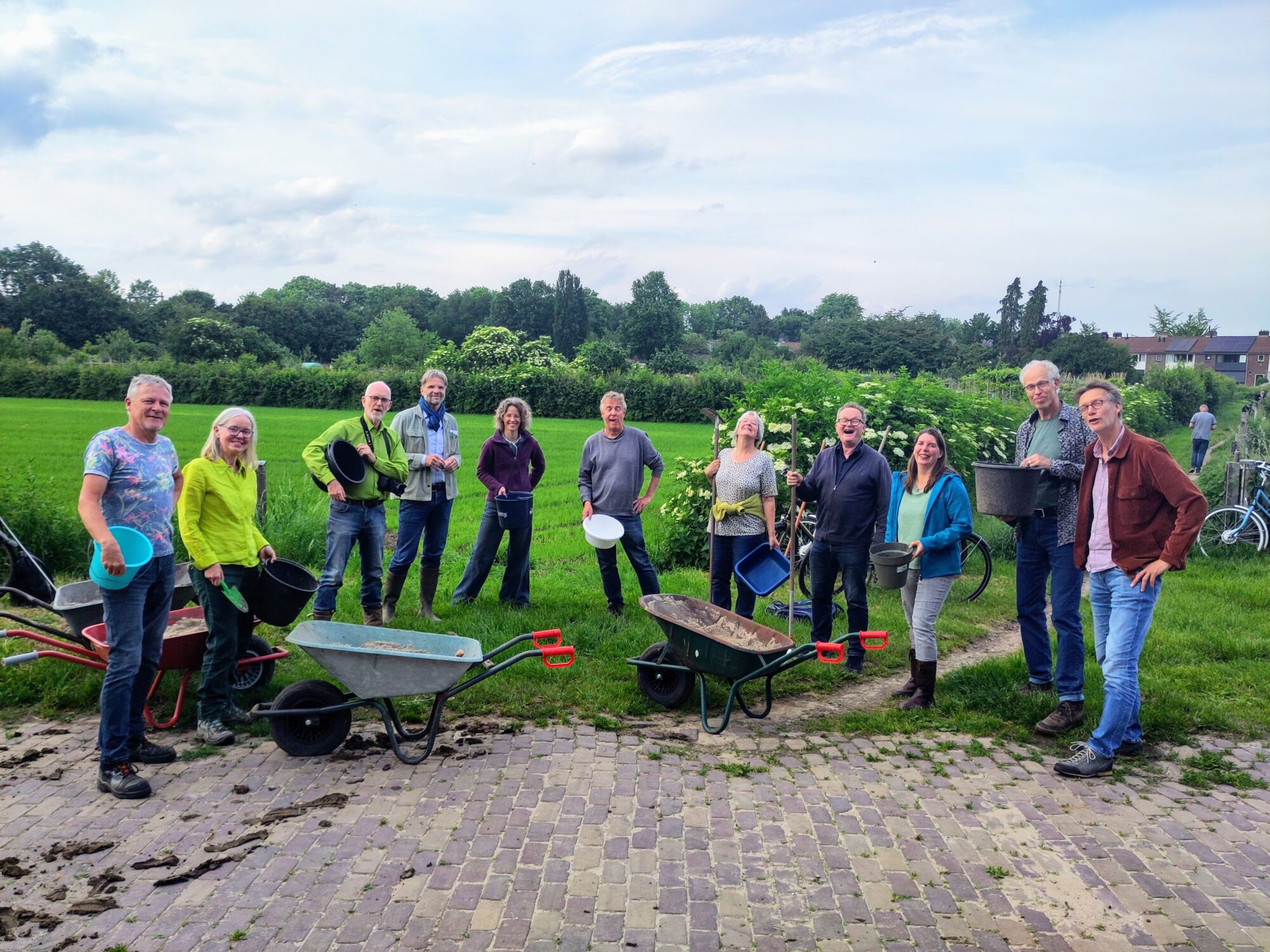 Eerste bomen voor voedselbos