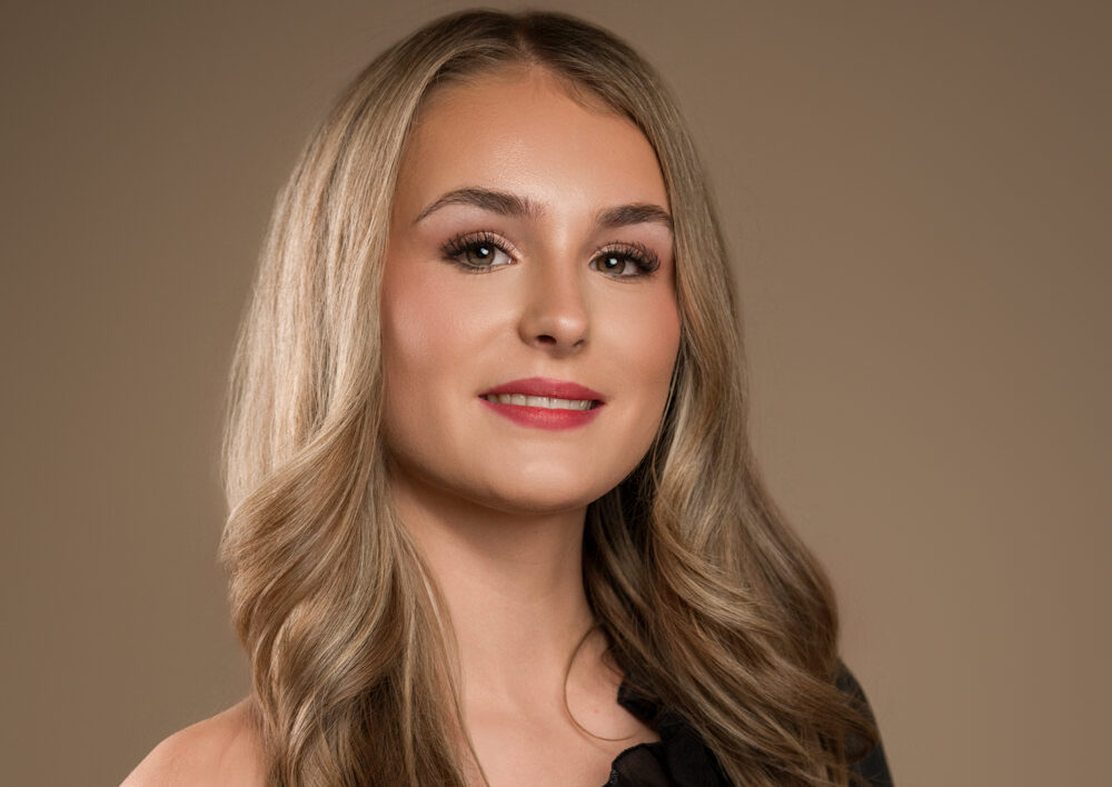 Nienke Langenkamp strijdt om titel Miss Teen of Overijssel 2025